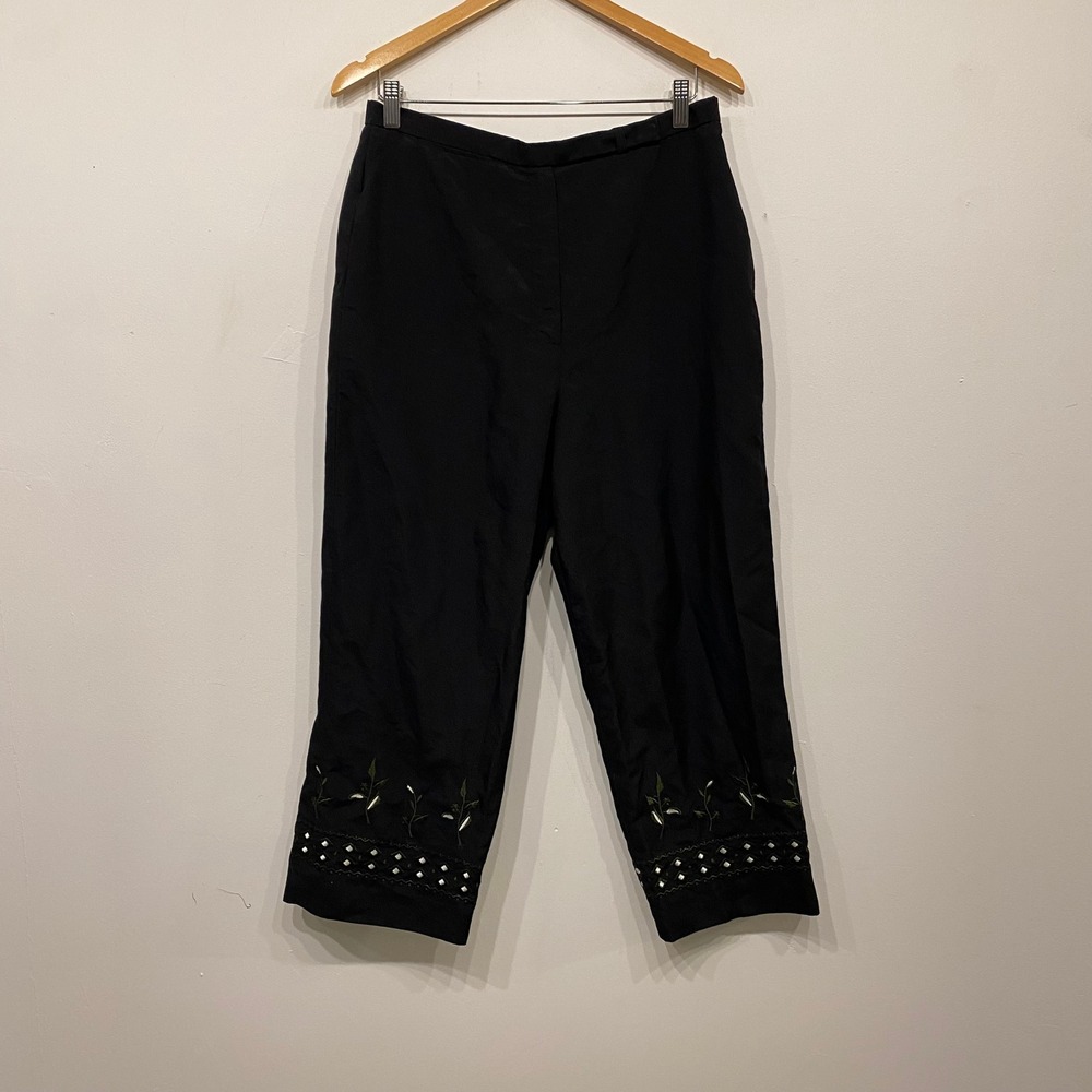 Larry Levine Sport Black Embroidered Floral Crop Pants High Rise Trousers 32W